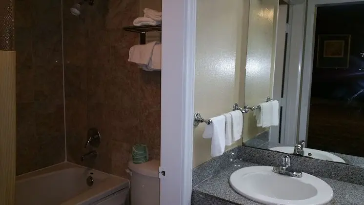 Standard Double Queen Room