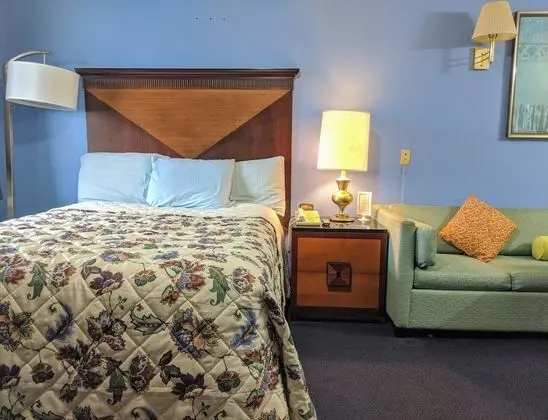 Standard Oda, 1 Büyük (Queen) Boy Yatak ve Çekyat