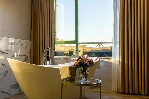 Çatı Katı Süiti (Penthouse), 1 En Büyük (King) Boy Yatak, Şehir Manzaralı