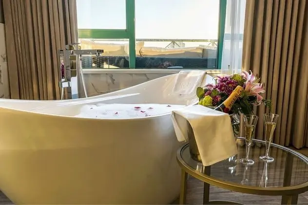 Çatı Katı Süiti (Penthouse), 1 En Büyük (King) Boy Yatak, Şehir Manzaralı
