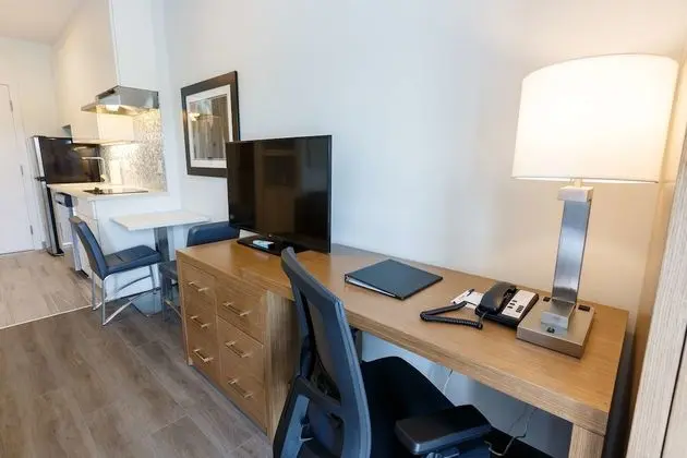 Standard Oda, 1 En Büyük (King) Boy Yatak, Sigara İçilmez, Küçük Mutfak (non-Pet friendly)
