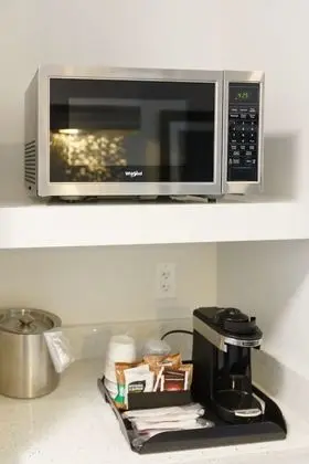 Standard Oda, 1 En Büyük (King) Boy Yatak, Sigara İçilmez, Küçük Mutfak (non-Pet friendly)