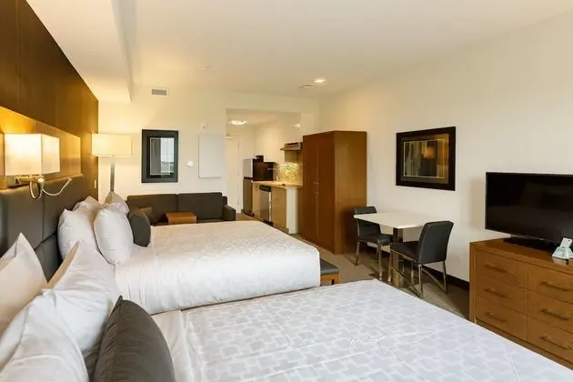 Standard Oda, 2 Büyük (Queen) Boy Yatak, Sigara İçilmez, Küçük Mutfak (non-Pet friendly)
