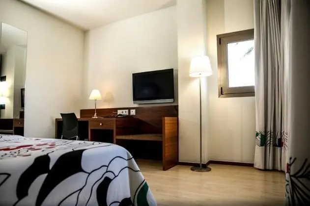 Economy Tek Büyük veya İki Ayrı Yataklı Oda