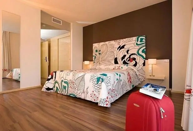 Economy Tek Büyük veya İki Ayrı Yataklı Oda