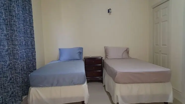 Apt 12, Executive Suites - Palms of Ottawa