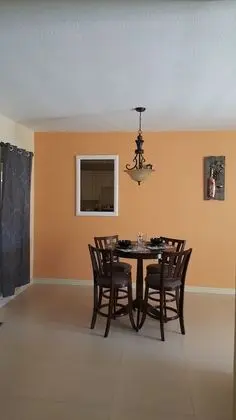Apt 12, Executive Suites - Palms of Ottawa