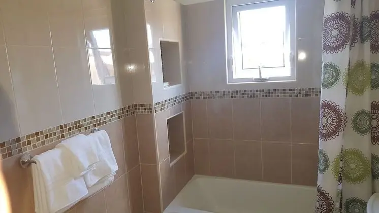 Apt 12, Executive Suites - Palms of Ottawa