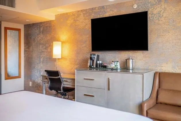 Deluxe Oda, 1 Büyük (Queen) Boy Yatak