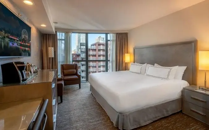 Deluxe Oda, 1 En Büyük (King) Boy Yatak