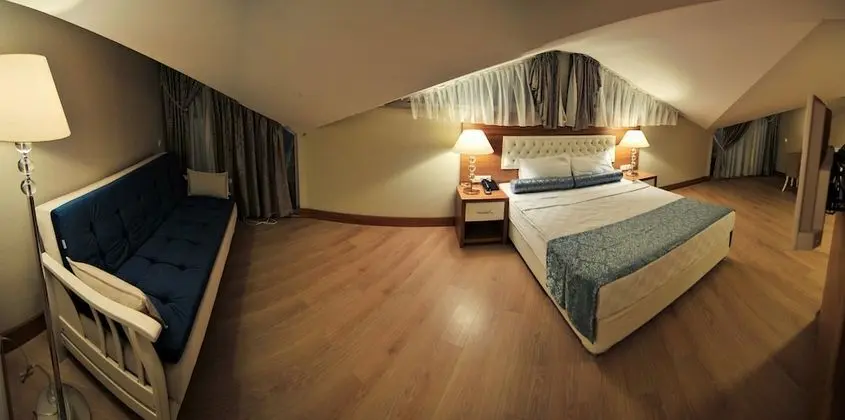 Family Room, Üç Kişilik Oda, Çatı Katı