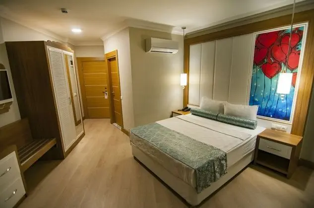 Standard Tek Büyük veya İki Ayrı Yataklı Oda, Şehir Manzaralı