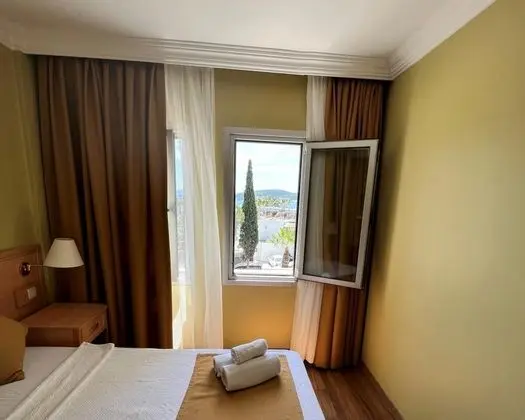 Aile Suiti, Kısmi Deniz Manzaralı, Fransız Balkonlu