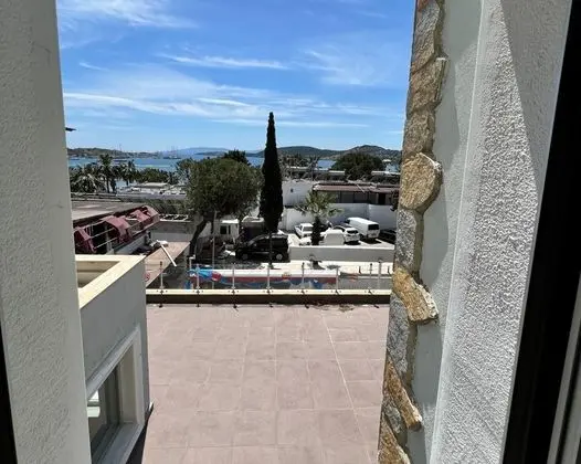 Aile Suiti, Kısmi Deniz Manzaralı, Fransız Balkonlu