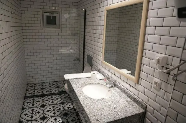 Aile Suiti, Kısmi Deniz Manzaralı, Fransız Balkonlu