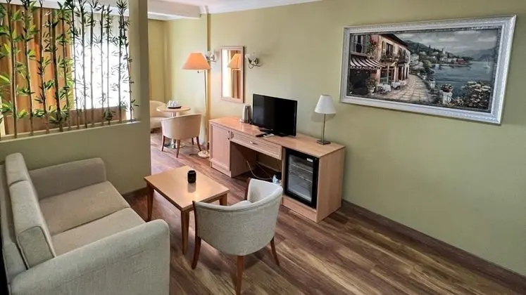 Deluxe Aile Suiti, Deniz Manzaralı, Fransız Balkonlu