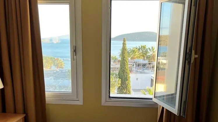 Deluxe Aile Suiti, Deniz Manzaralı, Fransız Balkonlu