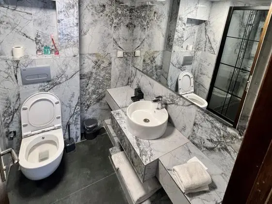 Deluxe Oda Alt Kat, Havuz veya Bahçe Manzaralı, Balkonlu