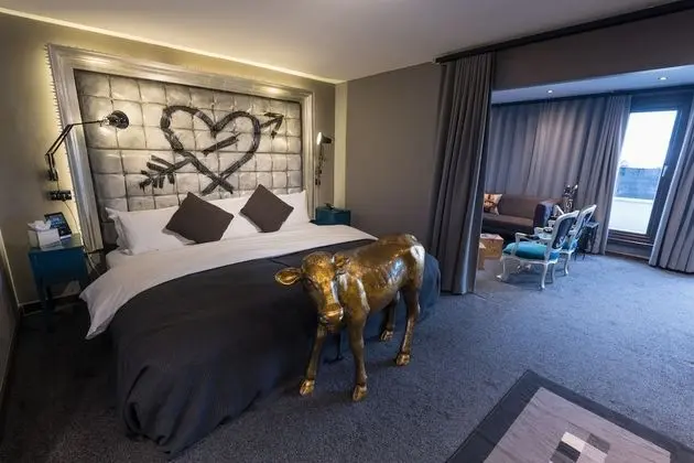 Çatı Katı Süiti (Penthouse)