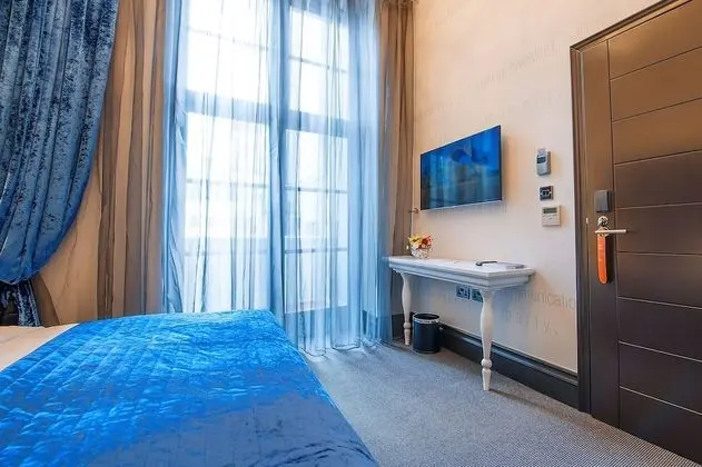 Çatı Katı Süiti (Penthouse)