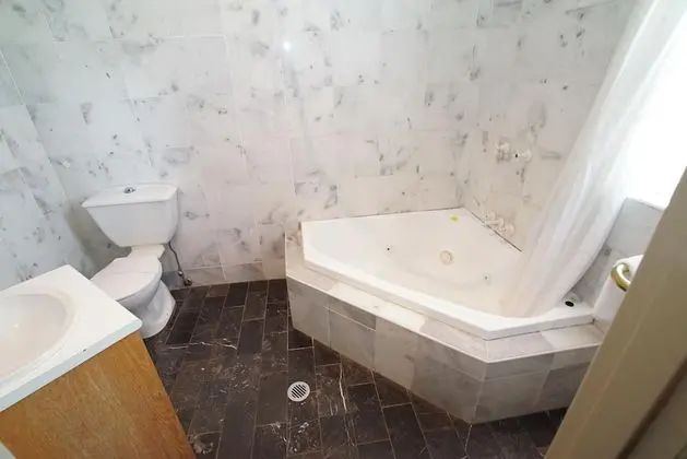 Basic Tek Büyük Yataklı Oda, 1 Büyük (Queen) Boy Yatak, Küvet (Queen Room)
