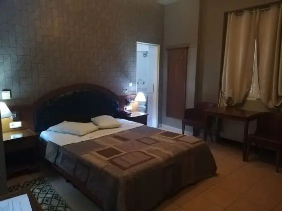 Tek Büyük Yataklı Oda