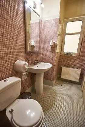 Üç Kişilik Oda