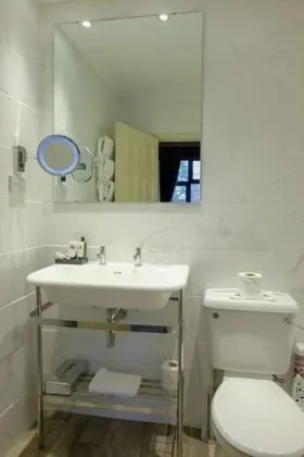 Luxury Oda, 1 En Büyük (King) Boy Yatak