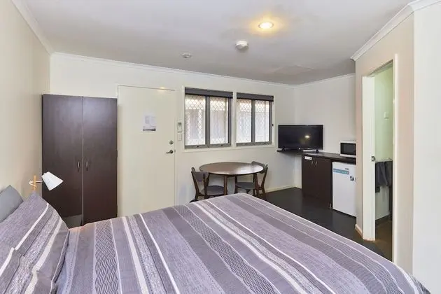 Basic Oda (Motel Room)