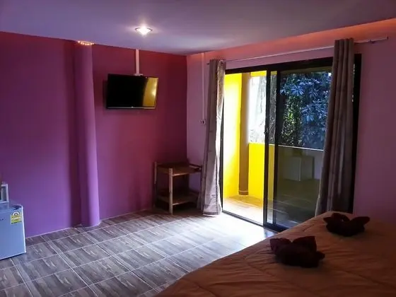 Superior Tek Büyük Yataklı Oda, Havuz Manzaralı
