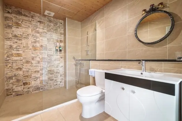 Deluxe Tek Büyük Yataklı Oda, Balkon, Park Manzaralı