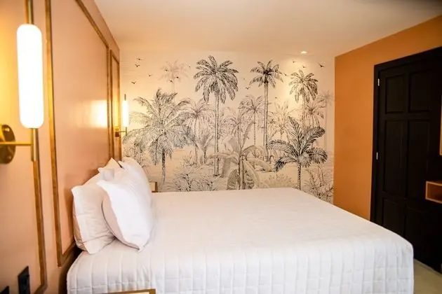 Master Suite, Pool View