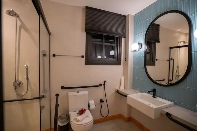 Master Suite, Pool View