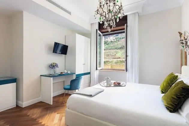Tek Büyük veya İki Ayrı Yataklı Oda, Bahçe Manzaralı