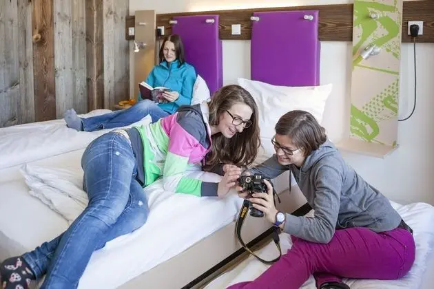 Tek Büyük veya İki Ayrı Yataklı Oda, Dağ Manzaralı