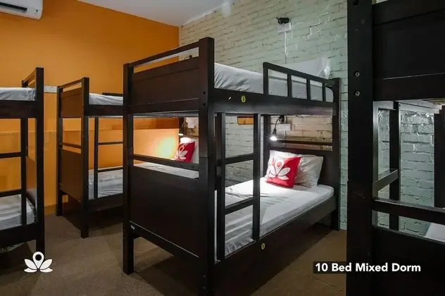 10-bed Mixed Dorm