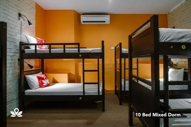 10-bed Mixed Dorm