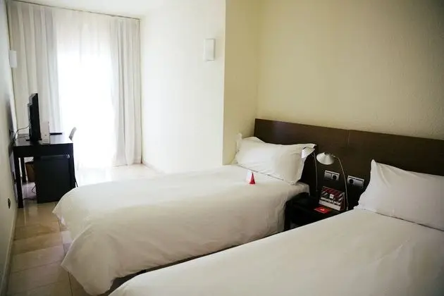 Standard Üç Kişilik Oda, Balkon