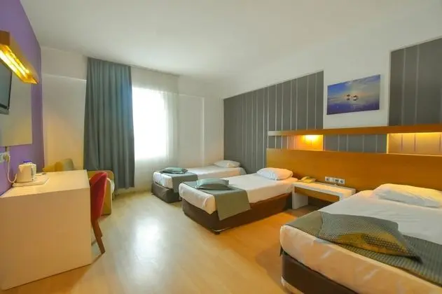 Deluxe Üç Kişilik Oda