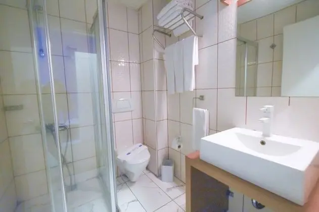 Deluxe Üç Kişilik Oda