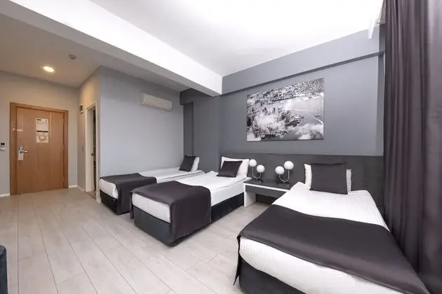 Deluxe Üç Kişilik Oda