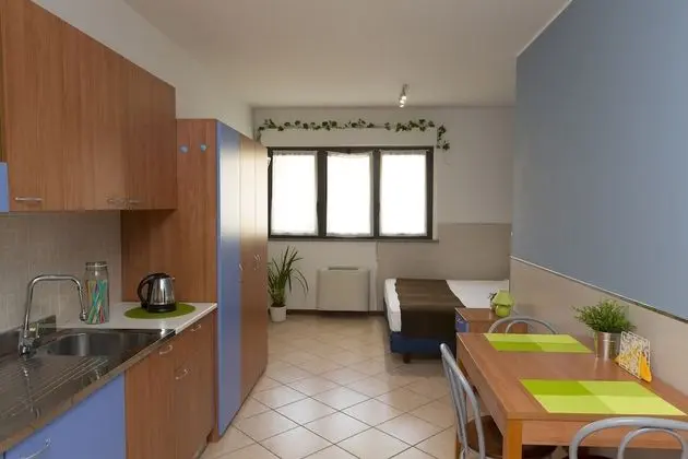 Standard Stüdyo, Küçük Mutfak