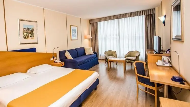 Deluxe Dört Kişilik Oda