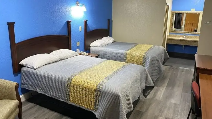 Oda, 2 Çift Kişilik Yatak, Sigara İçilmez, Buzdolabı ve Mikrodalga