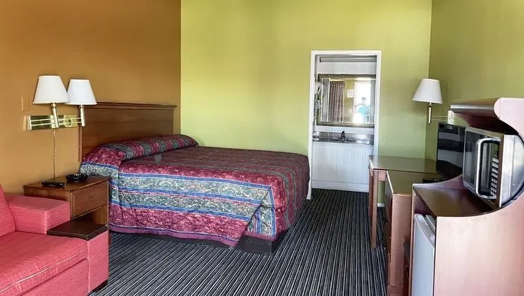 Oda, 1 En Büyük (King) Boy Yatak, Sigara İçilebilir, Buzdolabı ve Mikrodalga