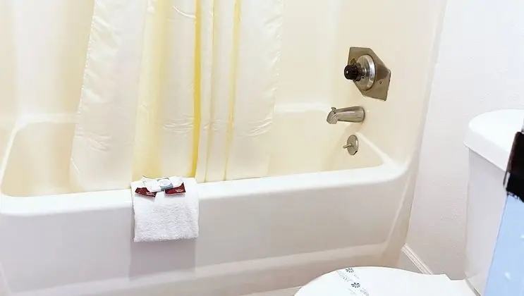 Oda, 1 En Büyük (King) Boy Yatak, Sigara İçilebilir, Buzdolabı ve Mikrodalga