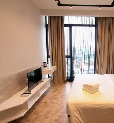 Deluxe Studio