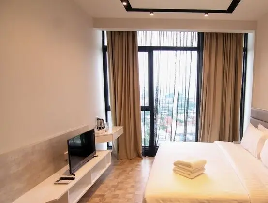 Deluxe Studio
