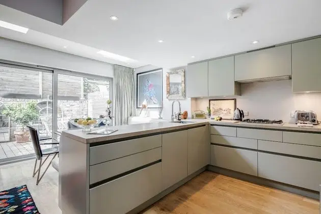 Basic Tek Büyük veya İki Ayrı Yataklı Oda