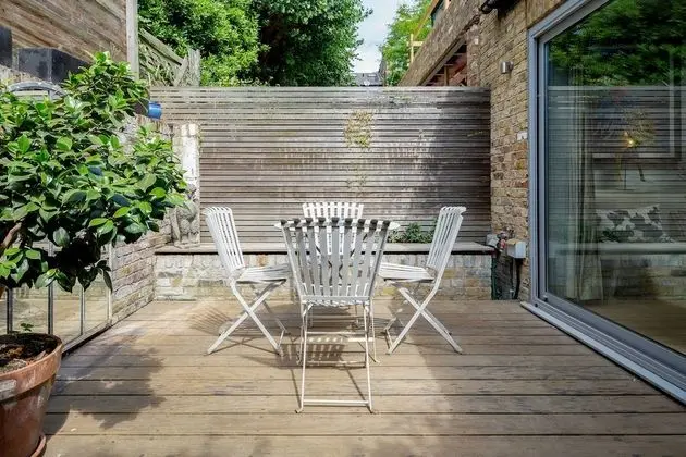 Basic Tek Büyük veya İki Ayrı Yataklı Oda